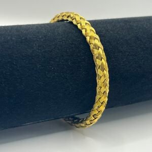 Lola Gold