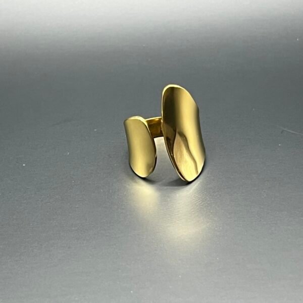 Lucia Gold